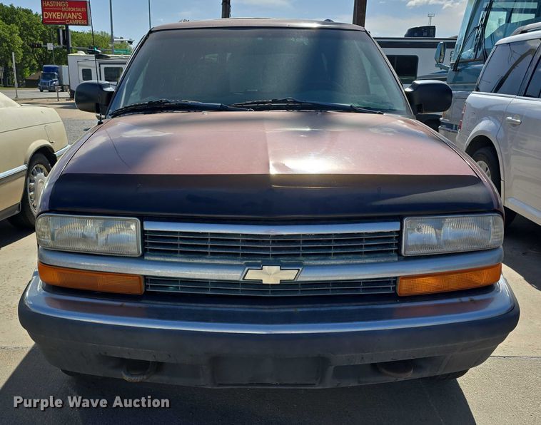 image for item EH8958 1999 Chevrolet Blazer LS SUV