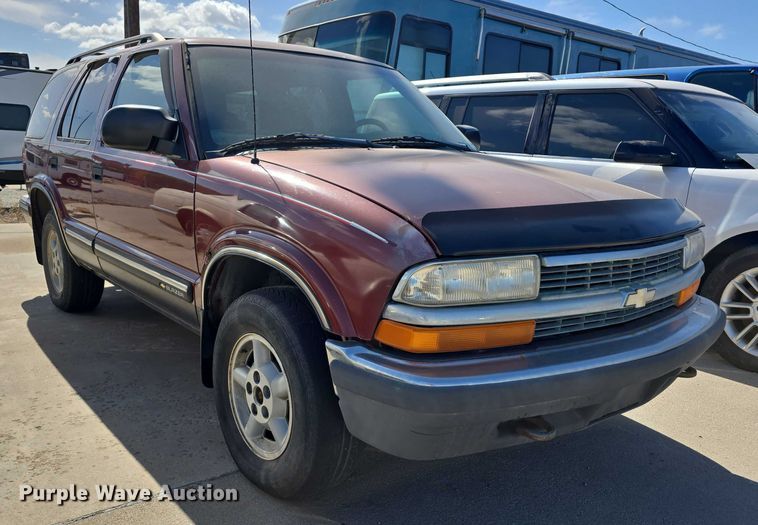 image for item EH8958 1999 Chevrolet Blazer LS SUV