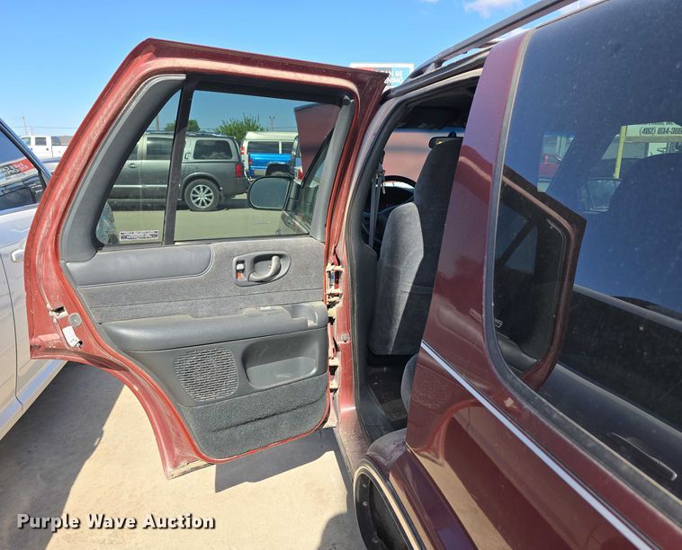 image for item EH8958 1999 Chevrolet Blazer LS SUV