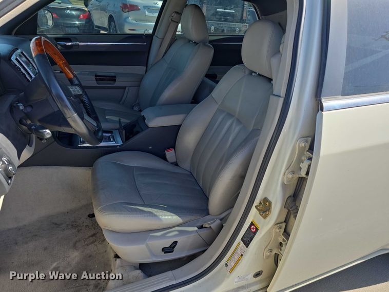 image for item EH8959 2005 Chrysler 300 