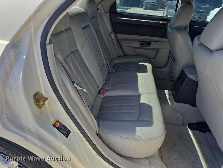 image for item EH8959 2005 Chrysler 300 