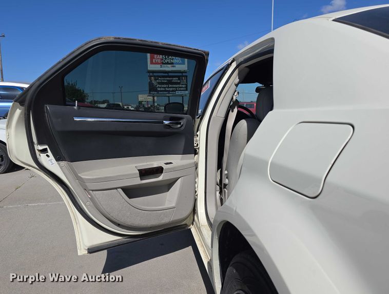 image for item EH8959 2005 Chrysler 300 