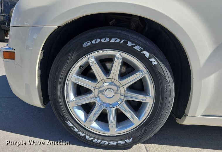 image for item EH8959 2005 Chrysler 300 