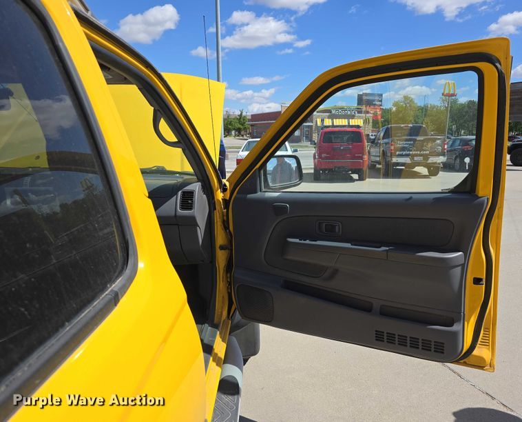 image for item EH8962 2001 Nissan XTerra SE SUV