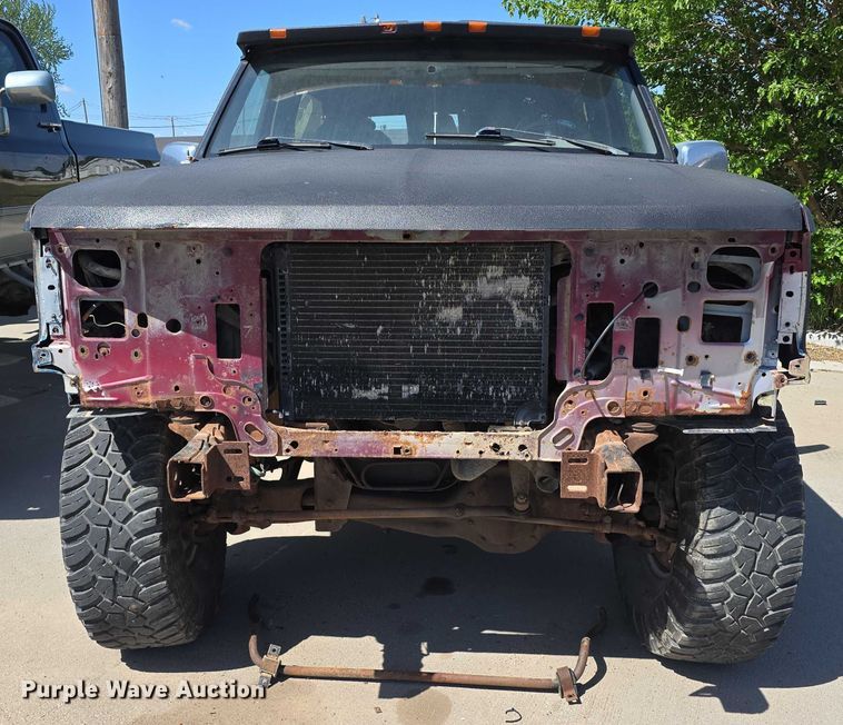 image for item EH8963 1996 Ford Bronco XLT SUV