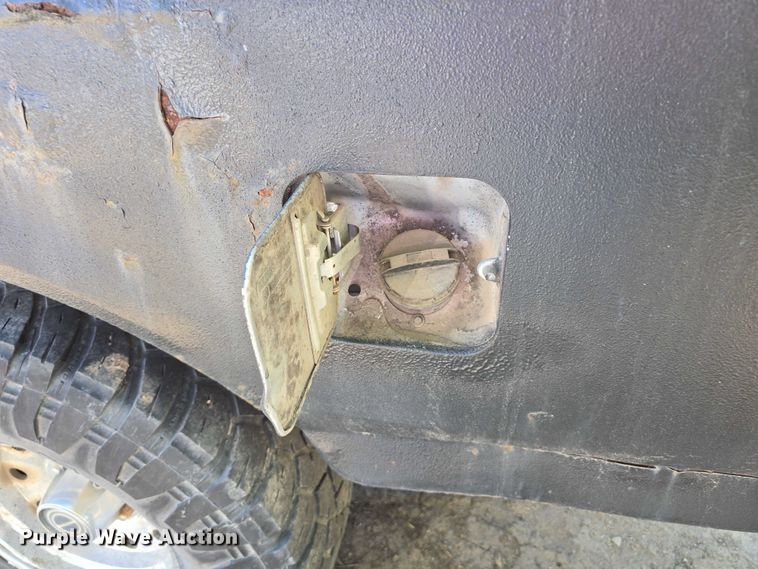 image for item EH8963 1996 Ford Bronco XLT SUV