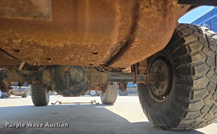 image for item EH8963 1996 Ford Bronco XLT SUV