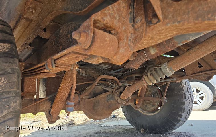 image for item EH8963 1996 Ford Bronco XLT SUV