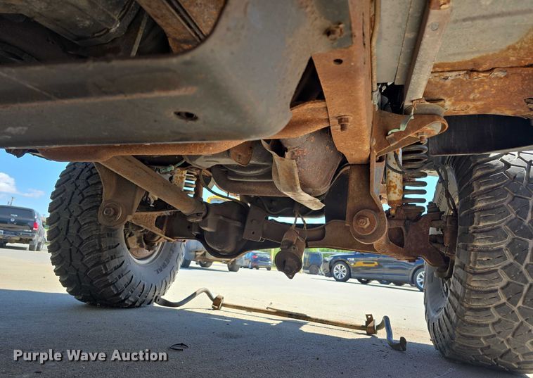 image for item EH8963 1996 Ford Bronco XLT SUV