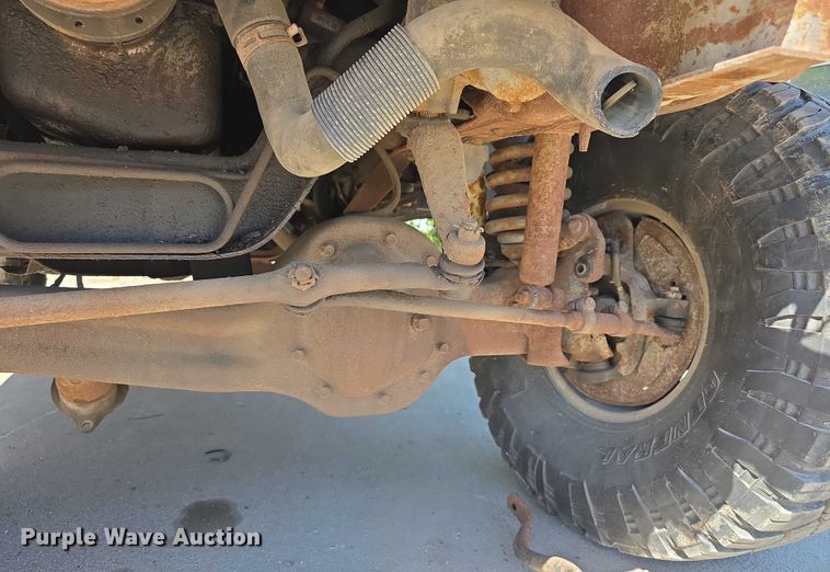 image for item EH8963 1996 Ford Bronco XLT SUV