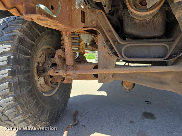 image for item EH8963 1996 Ford Bronco XLT SUV