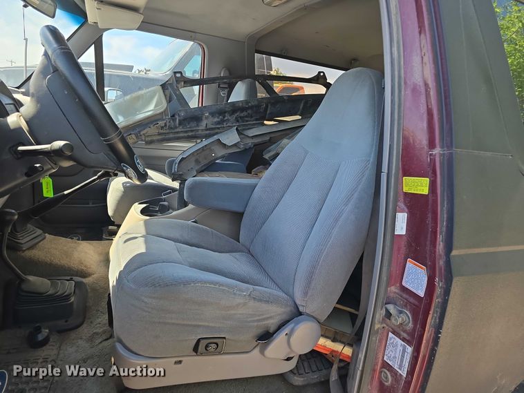 image for item EH8963 1996 Ford Bronco XLT SUV