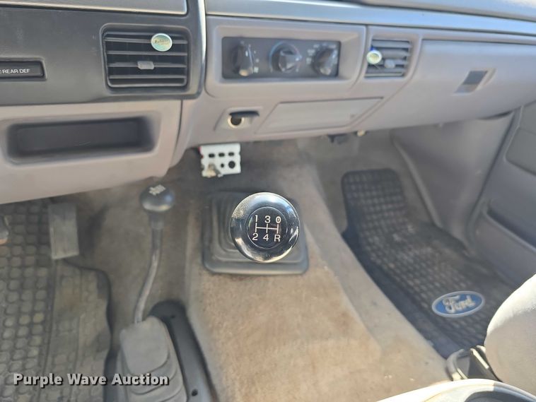 image for item EH8963 1996 Ford Bronco XLT SUV