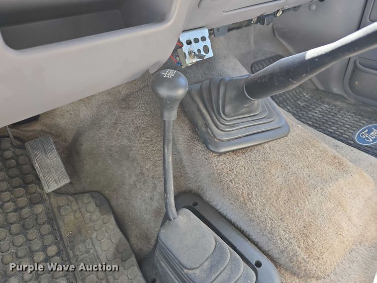 image for item EH8963 1996 Ford Bronco XLT SUV