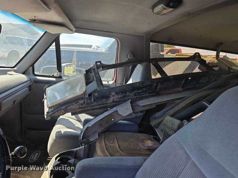 image for item EH8963 1996 Ford Bronco XLT SUV