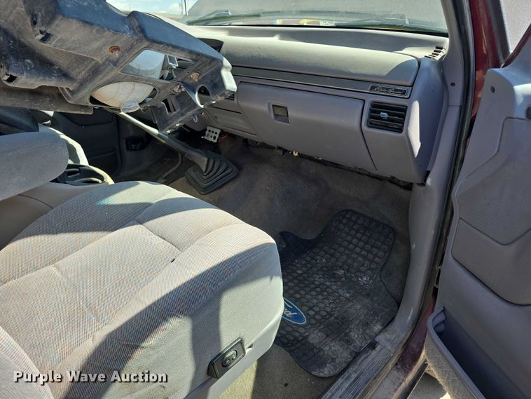 image for item EH8963 1996 Ford Bronco XLT SUV