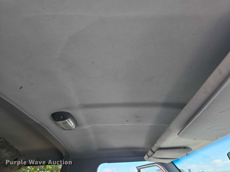 image for item EH8963 1996 Ford Bronco XLT SUV