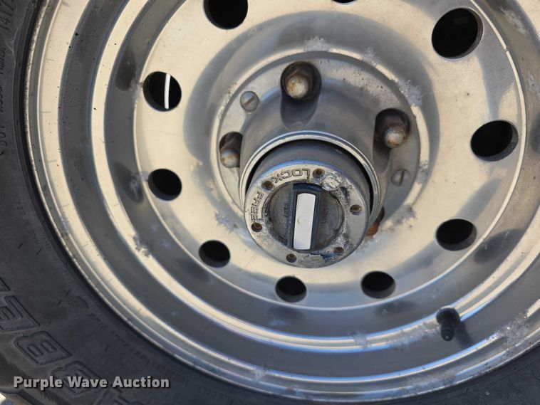 image for item EH8963 1996 Ford Bronco XLT SUV