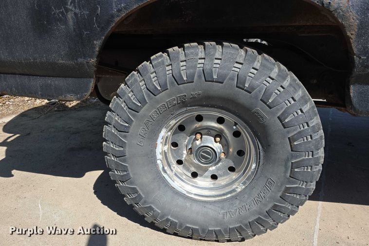 image for item EH8963 1996 Ford Bronco XLT SUV