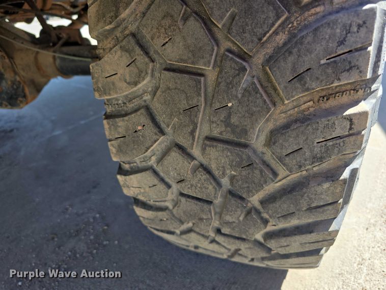 image for item EH8963 1996 Ford Bronco XLT SUV