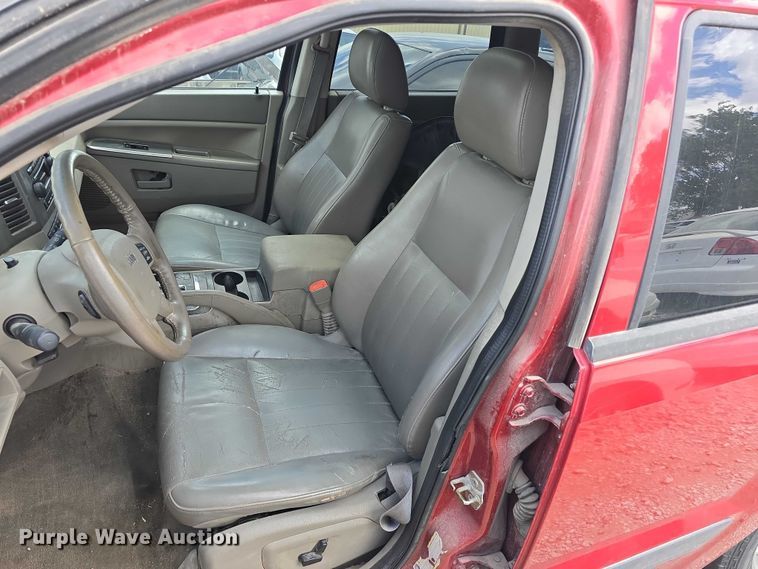 image for item EH8964 2006 Jeep Grand Cherokee Laredo SUV