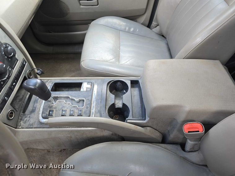 image for item EH8964 2006 Jeep Grand Cherokee Laredo SUV