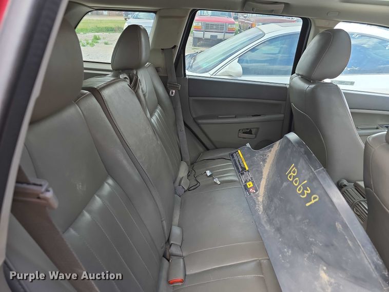 image for item EH8964 2006 Jeep Grand Cherokee Laredo SUV