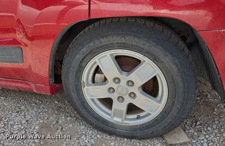 image for item EH8964 2006 Jeep Grand Cherokee Laredo SUV