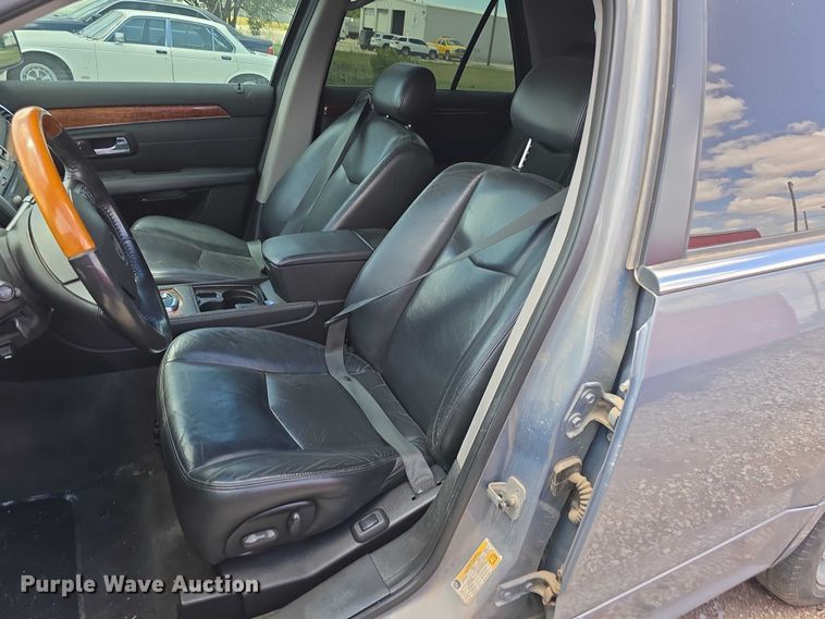 image for item EH8966 2007 Cadillac SRX  SUV