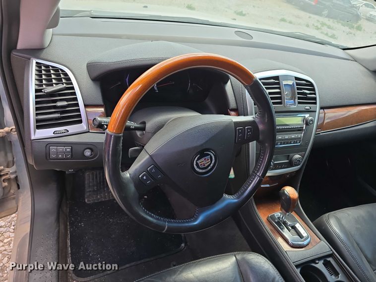 image for item EH8966 2007 Cadillac SRX  SUV