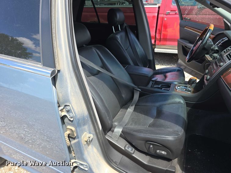 image for item EH8966 2007 Cadillac SRX  SUV