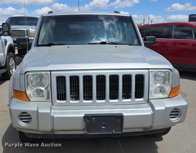 image for item EH8968 2006 Jeep Commander SUV