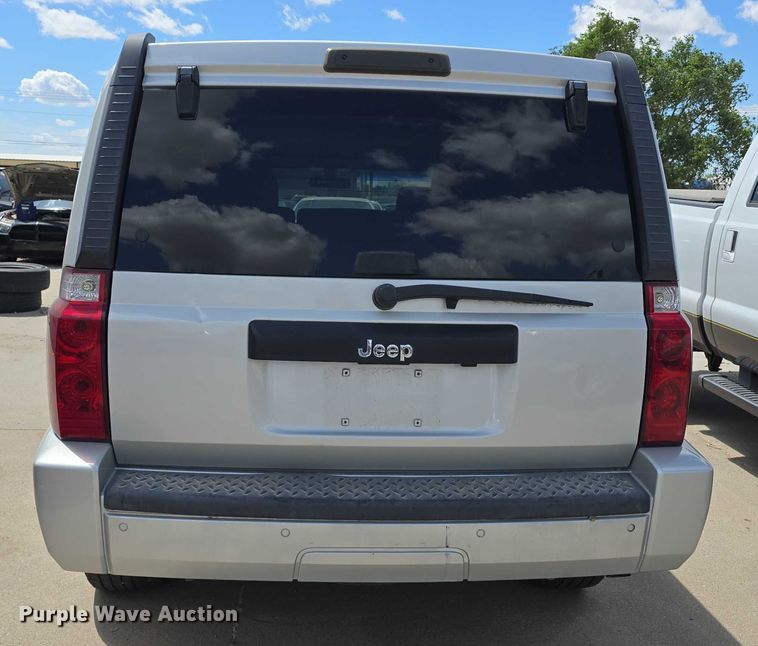 image for item EH8968 2006 Jeep Commander SUV