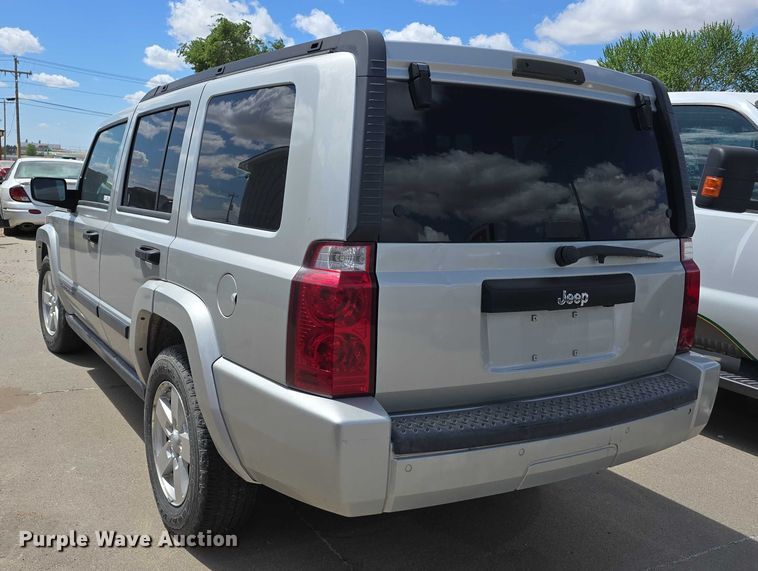 image for item EH8968 2006 Jeep Commander SUV