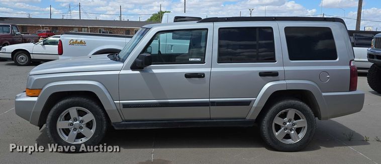 image for item EH8968 2006 Jeep Commander SUV