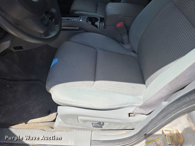 image for item EH8968 2006 Jeep Commander SUV