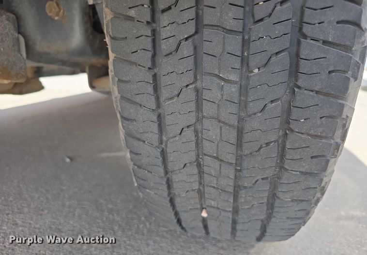 image for item EH8968 2006 Jeep Commander SUV