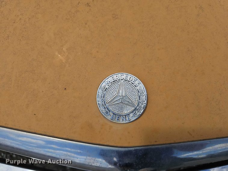 image for item EH8971 1980 Mercedes-Benz 450SL 