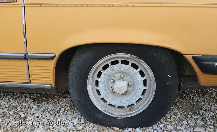 image for item EH8971 1980 Mercedes-Benz 450SL 