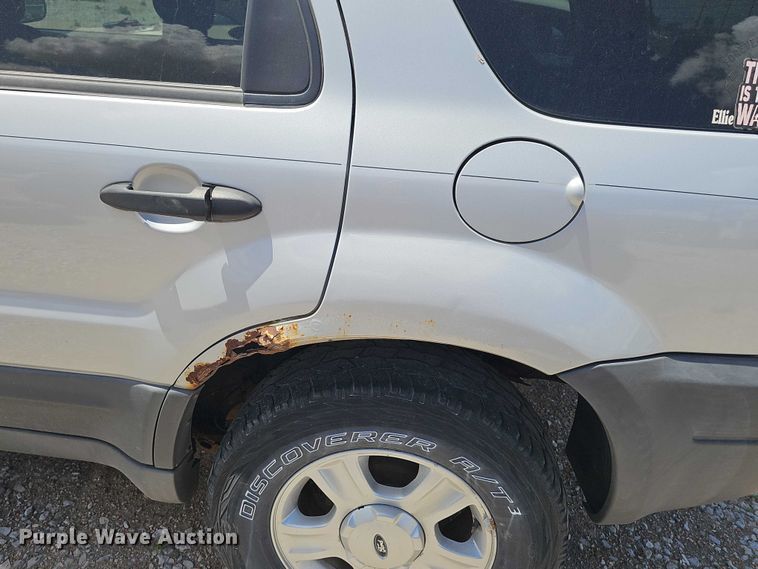 image for item EH8972 2003 Ford Escape XLT SUV