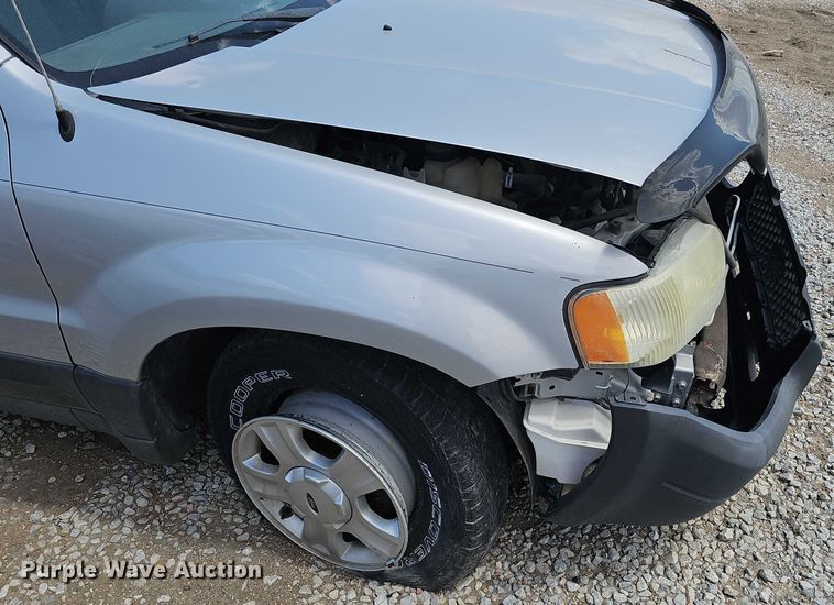 image for item EH8972 2003 Ford Escape XLT SUV