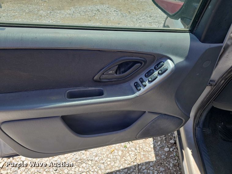 image for item EH8972 2003 Ford Escape XLT SUV