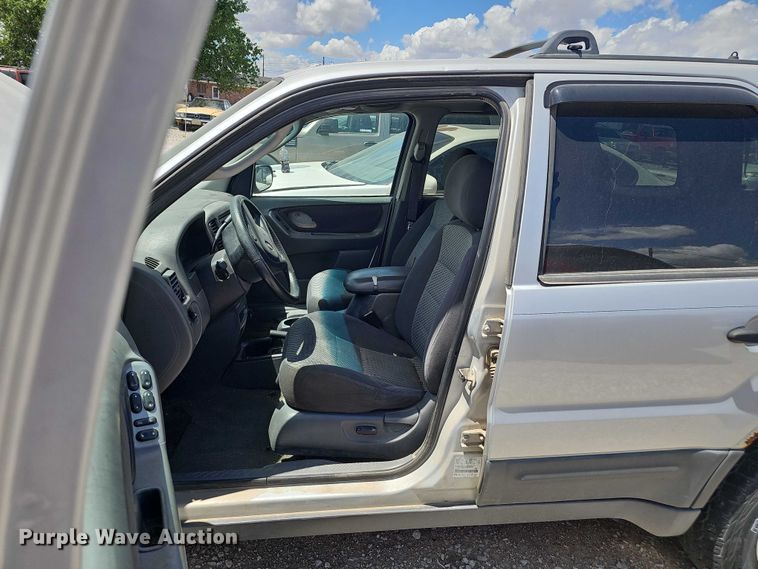 image for item EH8972 2003 Ford Escape XLT SUV