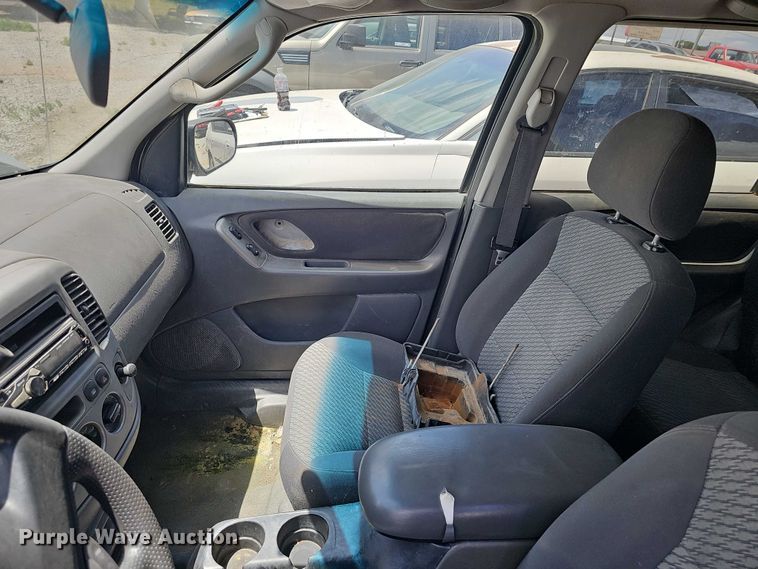 image for item EH8972 2003 Ford Escape XLT SUV