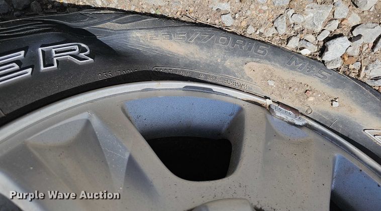 image for item EH8972 2003 Ford Escape XLT SUV