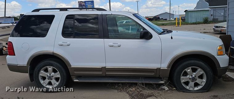 image for item EH8975 2003 Ford Explorer Eddie Bauer SUV