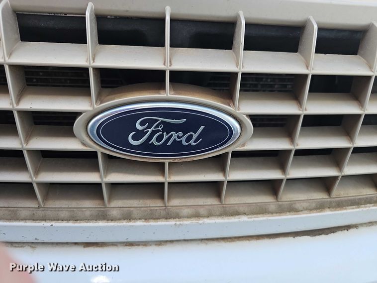 image for item EH8975 2003 Ford Explorer Eddie Bauer SUV