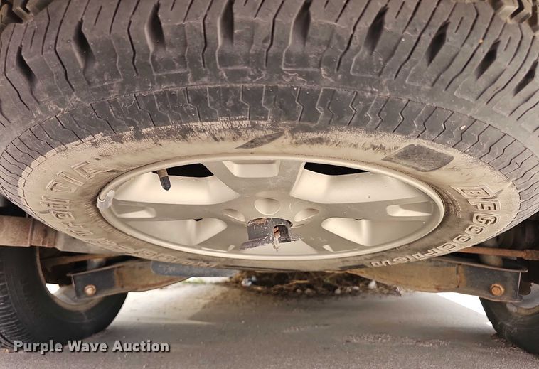 image for item EH8975 2003 Ford Explorer Eddie Bauer SUV