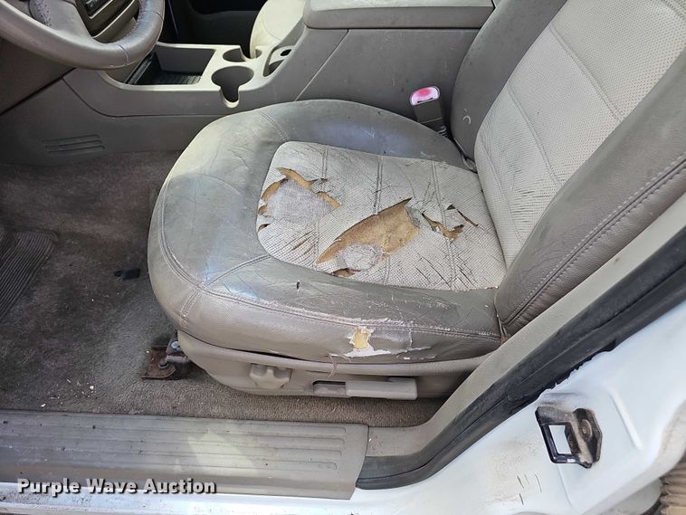 image for item EH8975 2003 Ford Explorer Eddie Bauer SUV