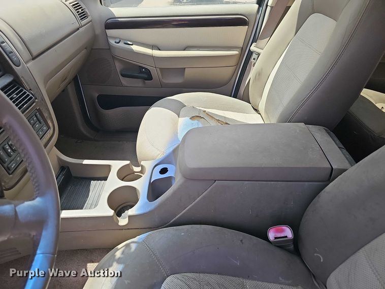 image for item EH8975 2003 Ford Explorer Eddie Bauer SUV